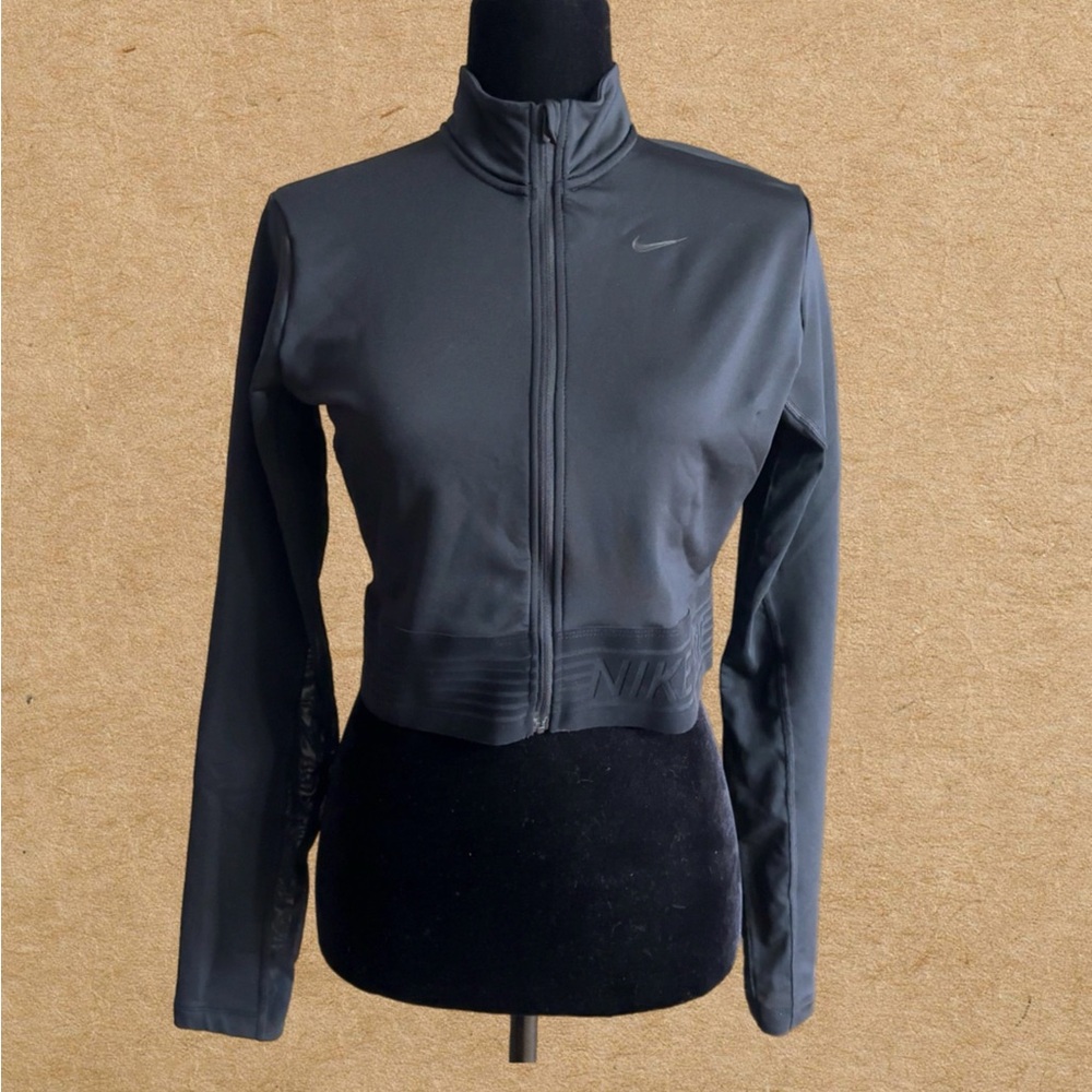 Nike Pro Long- Sleeve Cropped Zip
Front jacket. Dri fit technology, Lg